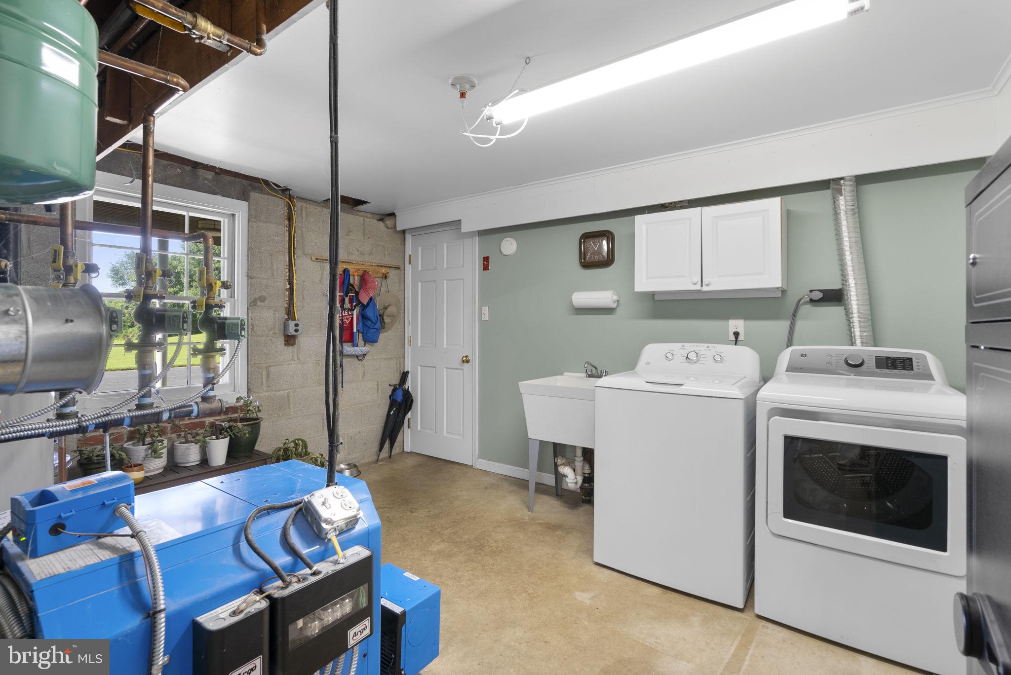 14697 Roxbury Road Glenelg, MD 21737 - Photo 31 of 45 Laundry