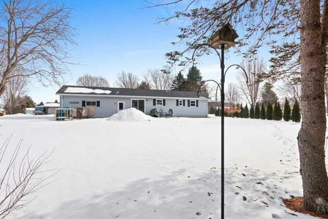 $269,900 | 109 Ridge Road, Clintonville, WI 54929