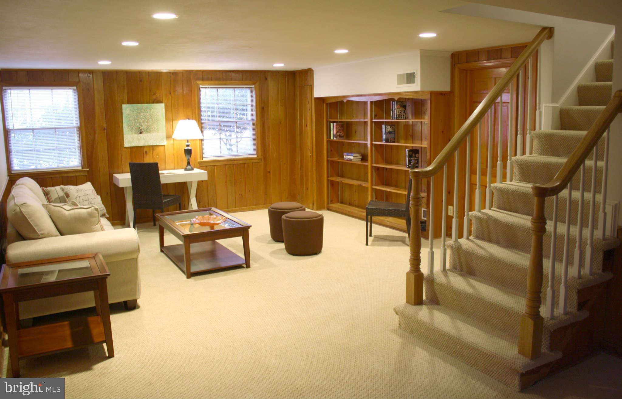 5808 Ridgefield Road Bethesda, MD 20816 - Photo 22 of 25 Family Room