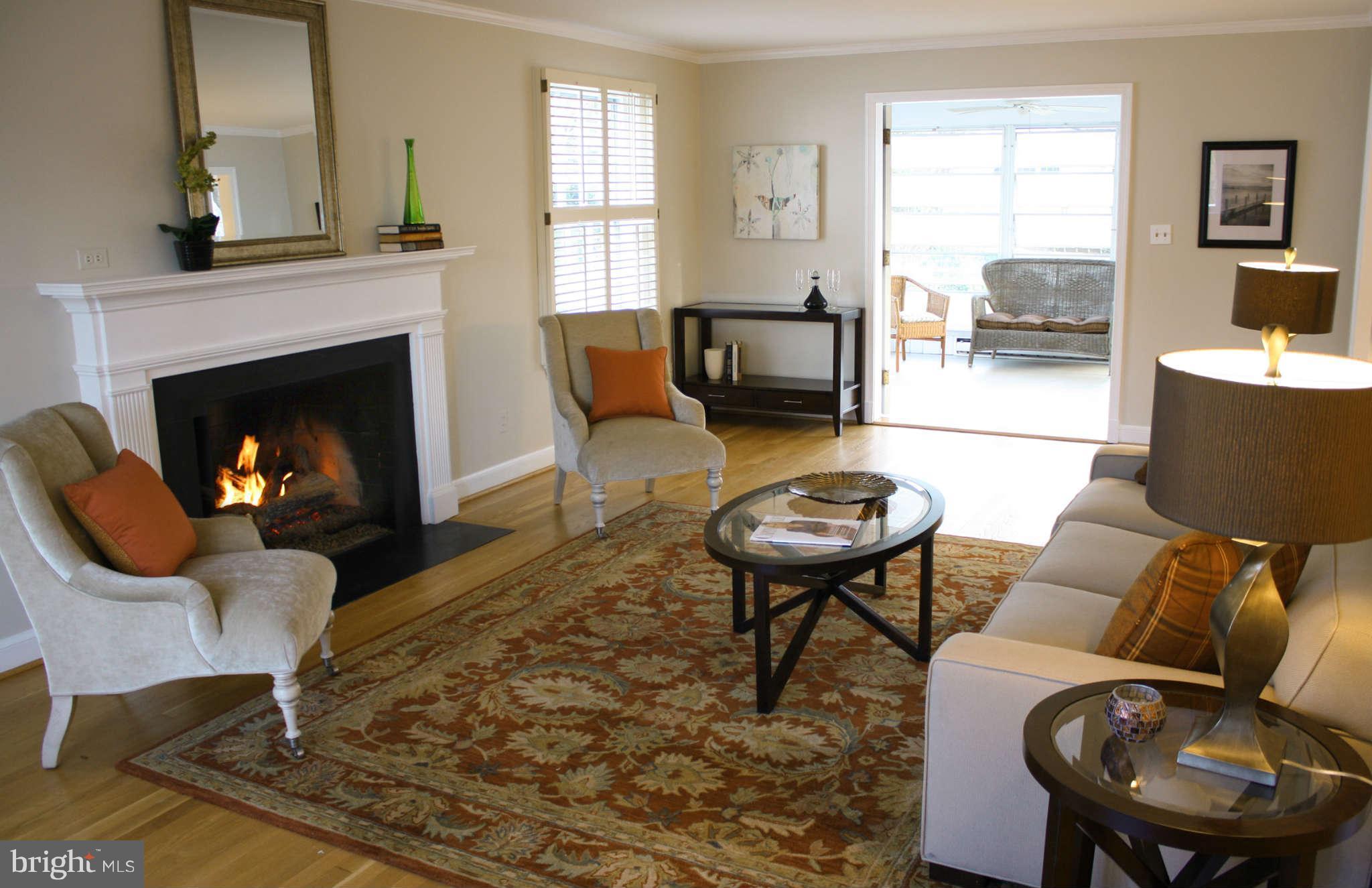 5808 Ridgefield Road Bethesda, MD 20816 - Photo 4 of 25 Living Room