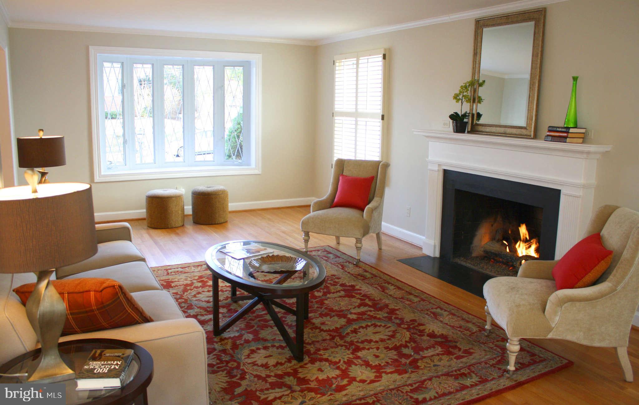 5808 Ridgefield Road Bethesda, MD 20816 - Photo 6 of 25 Living Room
