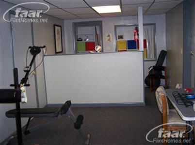 4111 North Center Road Flint, MI 48506 - Photo 14 of 17 20196068-13.JPG