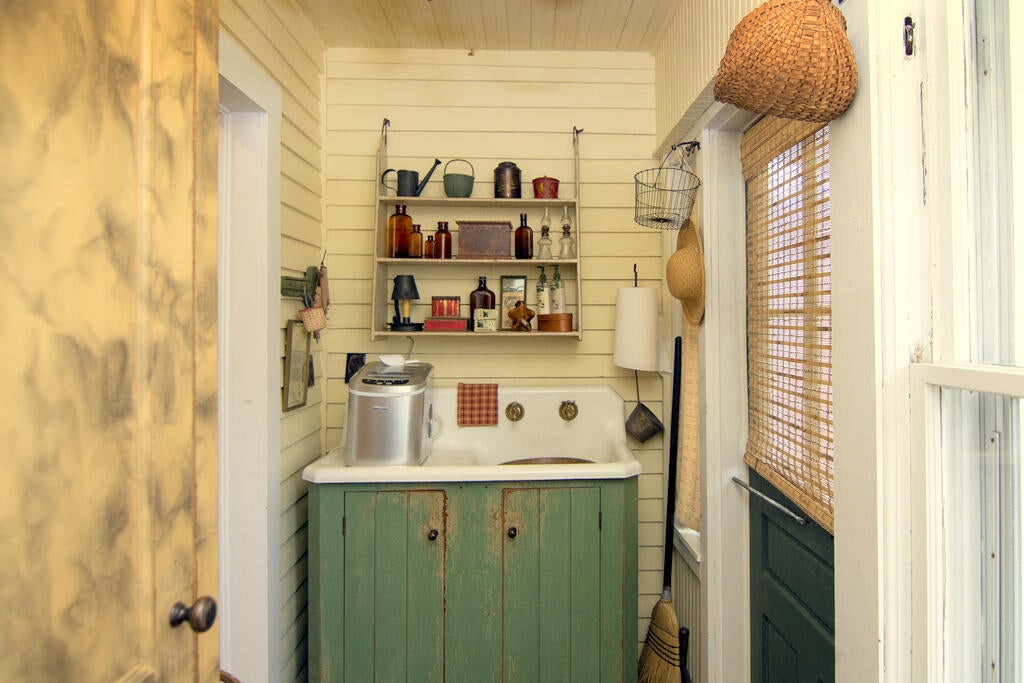 21717 Beckley Road Flat Top, WV 25841 - Photo 12 of 34 Gallery Image 12