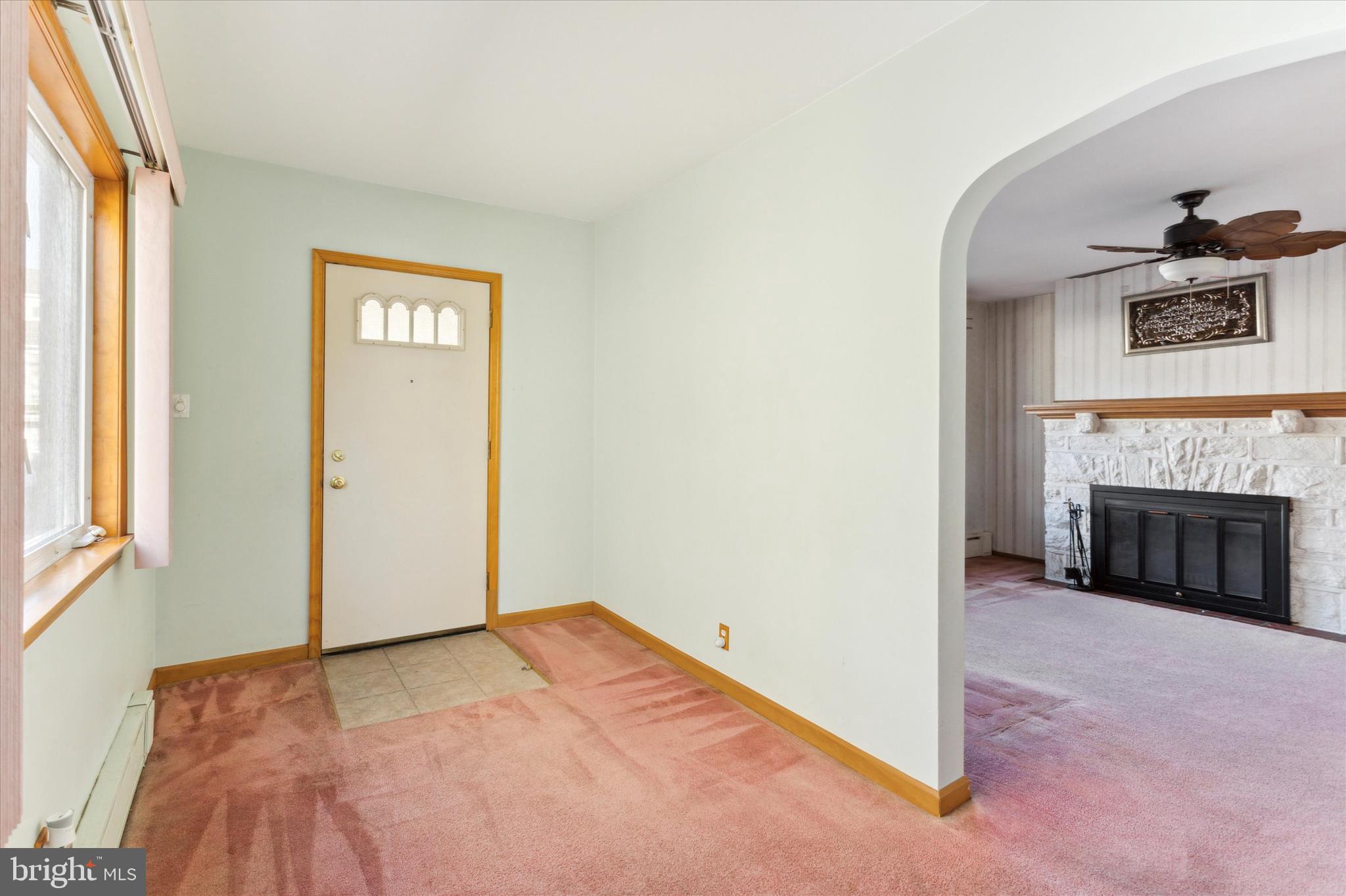 412 Spruce Avenue Upper Darby, PA 19082 - Photo 3 of 25 Entry