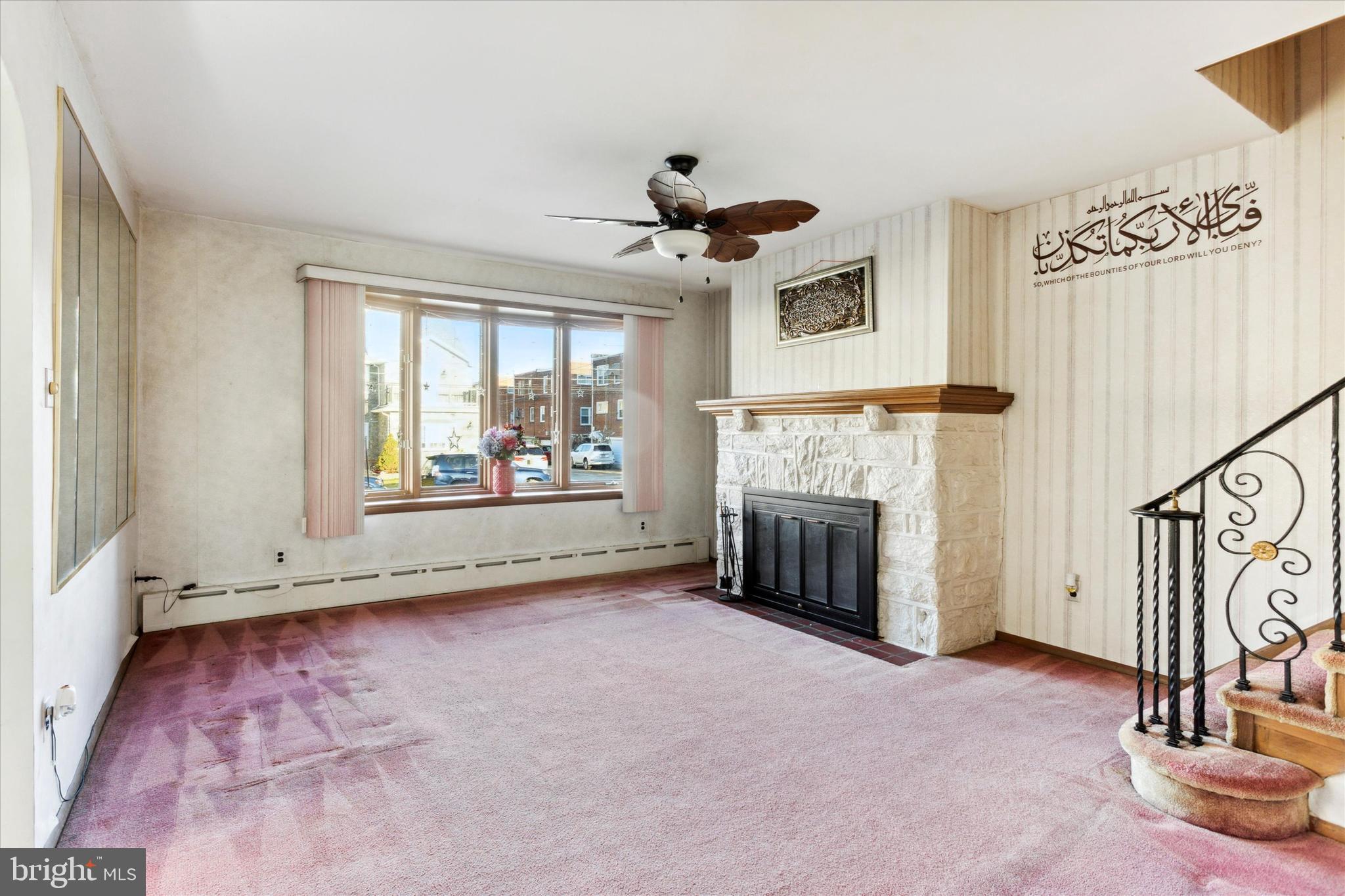 412 Spruce Avenue Upper Darby, PA 19082 - Photo 5 of 25 Living Room