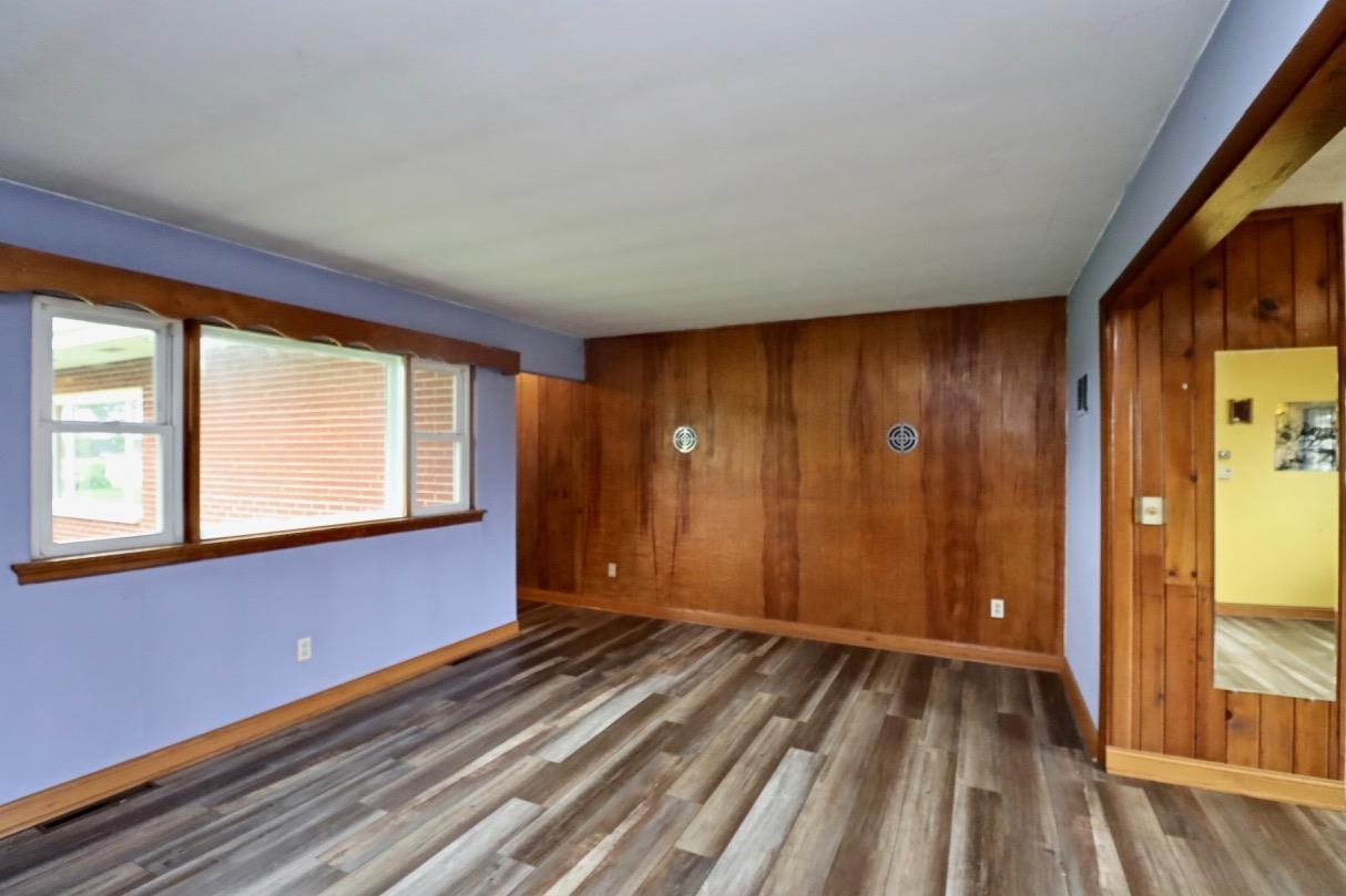 15262 Russellville Road Capron, IL 61012 - Photo 5 of 11 a view of an empty room and window