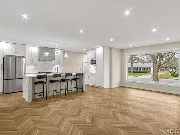 $329,000 | 1007 North Hillcrest Drive, Sparta, IL 62286