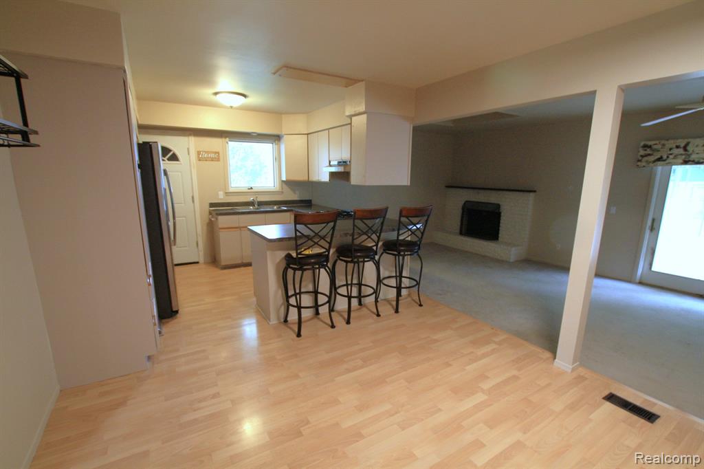 320 Holland Road Flushing, MI 48433 - Photo 7 of 25