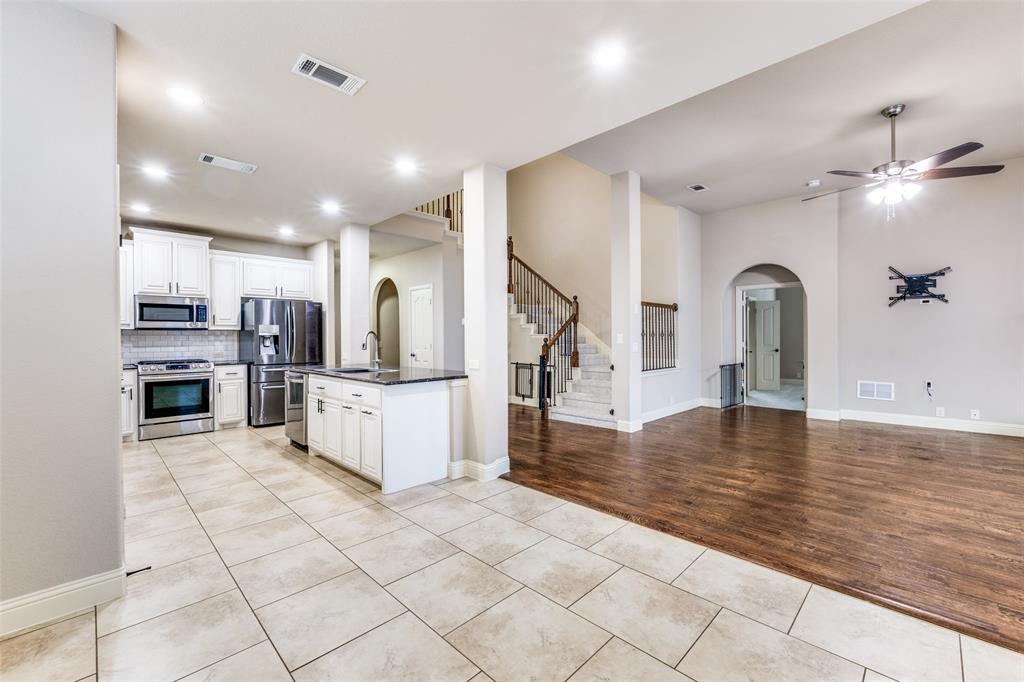 1137 Cardinal Ridge Road Burleson, TX 76028 - Photo 9 of 28