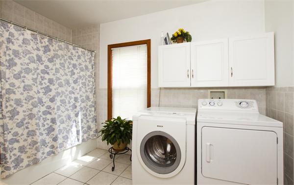 298 Langley Road Newton, MA 02459 - Photo 7 of 14 Gallery Image 7