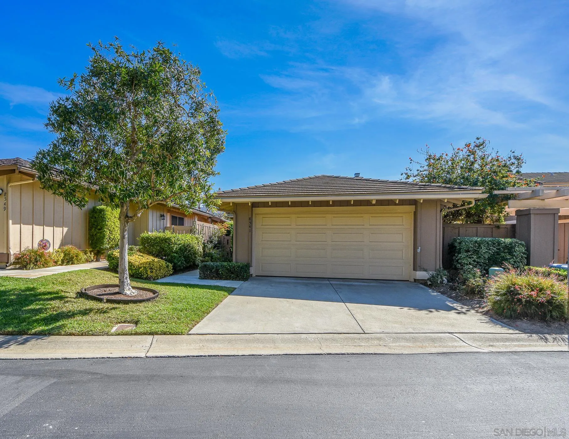 8541 Circle R Course Lane Escondido, CA 92026 - Photo 9 of 46 Gallery Image 9