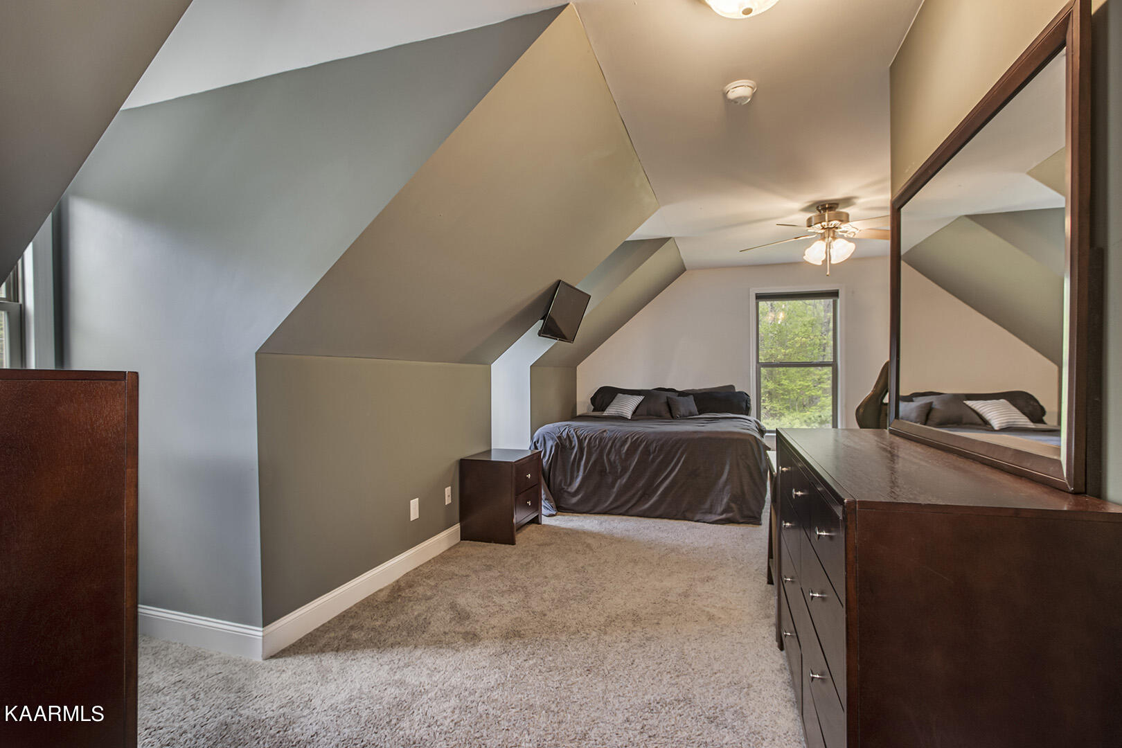 957 Stump Hollow Road Spring City, TN 37381 - Photo 35 of 60 35_StumpHollowRoad_957_Bedroom2_01
