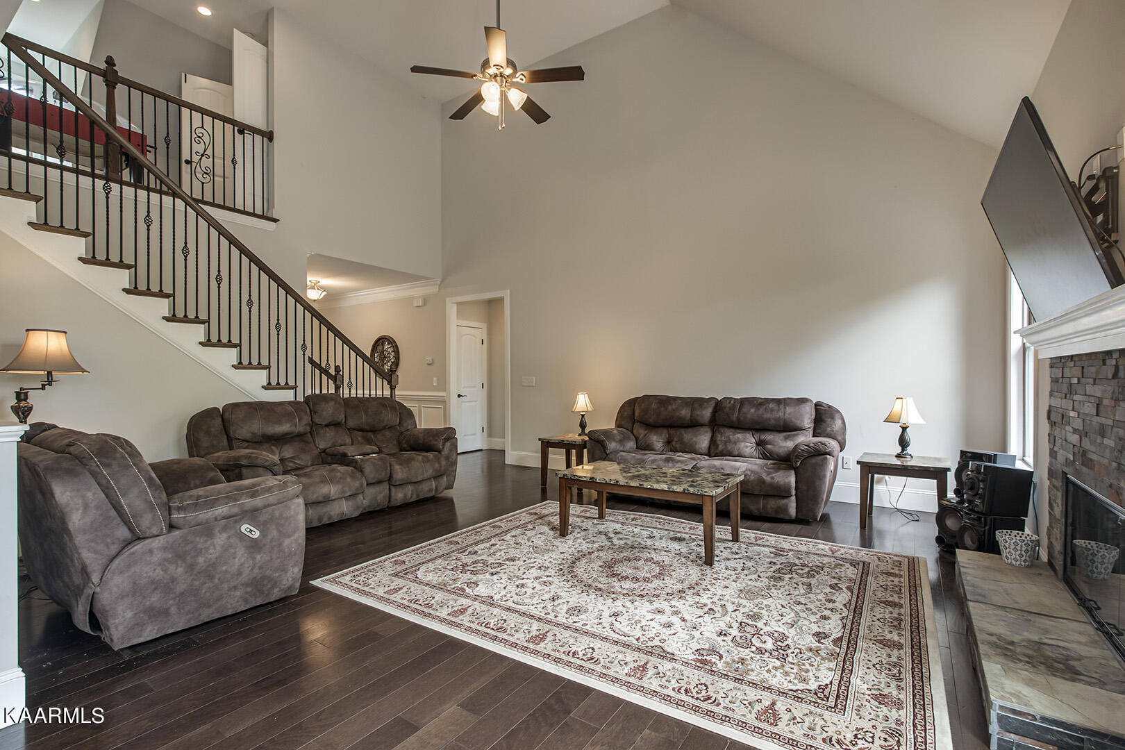 957 Stump Hollow Road Spring City, TN 37381 - Photo 9 of 60 09_StumpHollowRoad_957_Living03