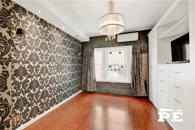 $1,100,000 | 3222 Kings Highway | Midwood