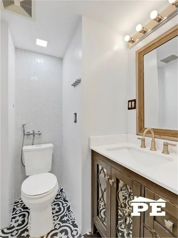 $1,100,000 | 3222 Kings Highway | Midwood