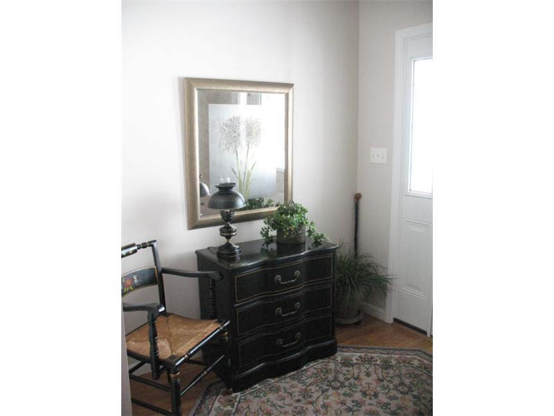 125 Manjit Road Somerset, PA 15501 - Photo 12 of 19 Entry/Foyer.