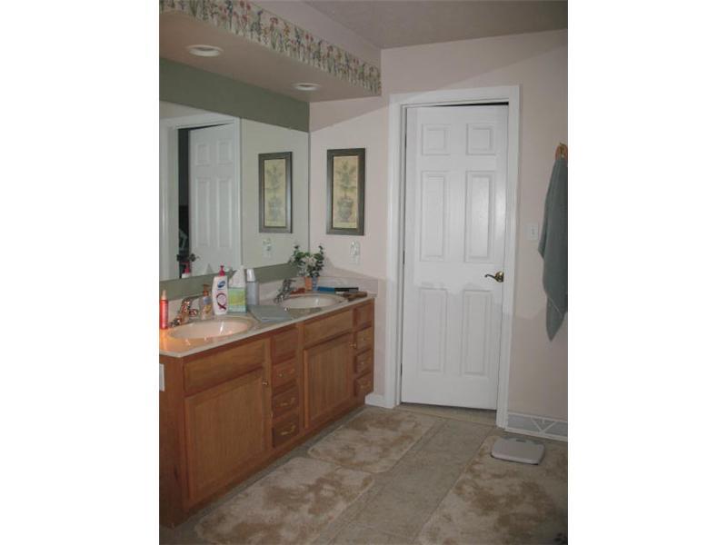 125 Manjit Road Somerset, PA 15501 - Photo 6 of 19 Master Bath/Spa.