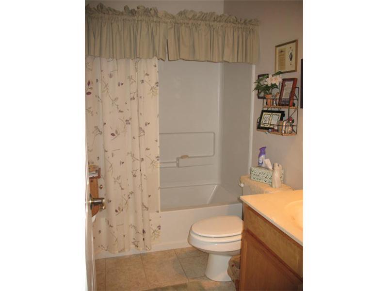 125 Manjit Road Somerset, PA 15501 - Photo 9 of 19 Full Bath.