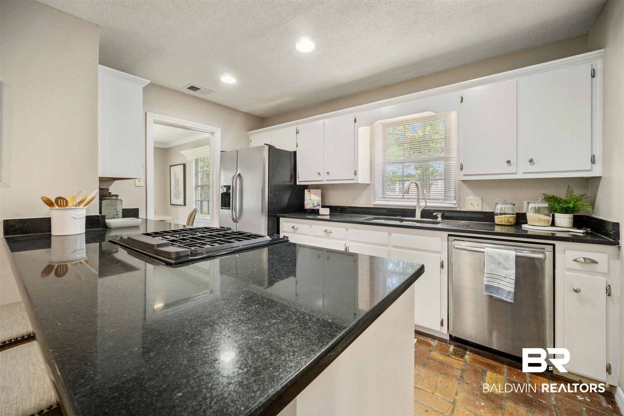 2208 Old Government Street Mobile, AL 36606 - Photo 10 of 26