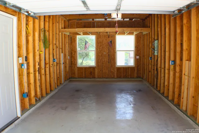 $1,850 | 320 Lighthouse, Canyon Lake, TX 78133