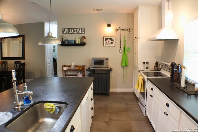 $1,850 | 320 Lighthouse, Canyon Lake, TX 78133