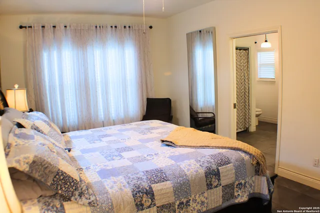 $1,850 | 320 Lighthouse, Canyon Lake, TX 78133