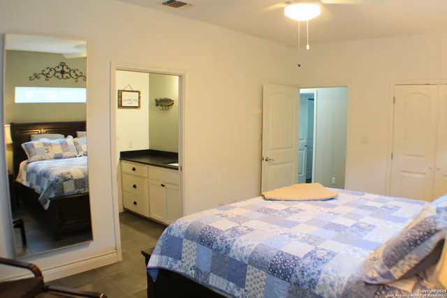 $1,850 | 320 Lighthouse, Canyon Lake, TX 78133