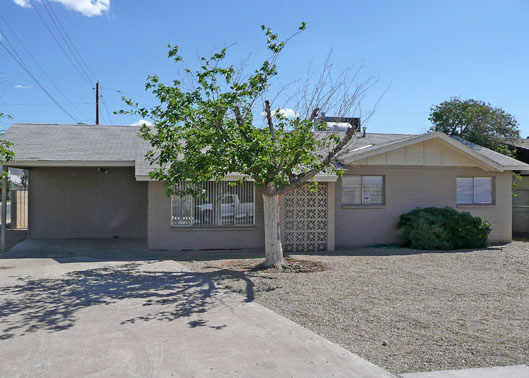 2761 East Chipman Road Phoenix, AZ 85040 - Photo 1 of 6 Primary Photo