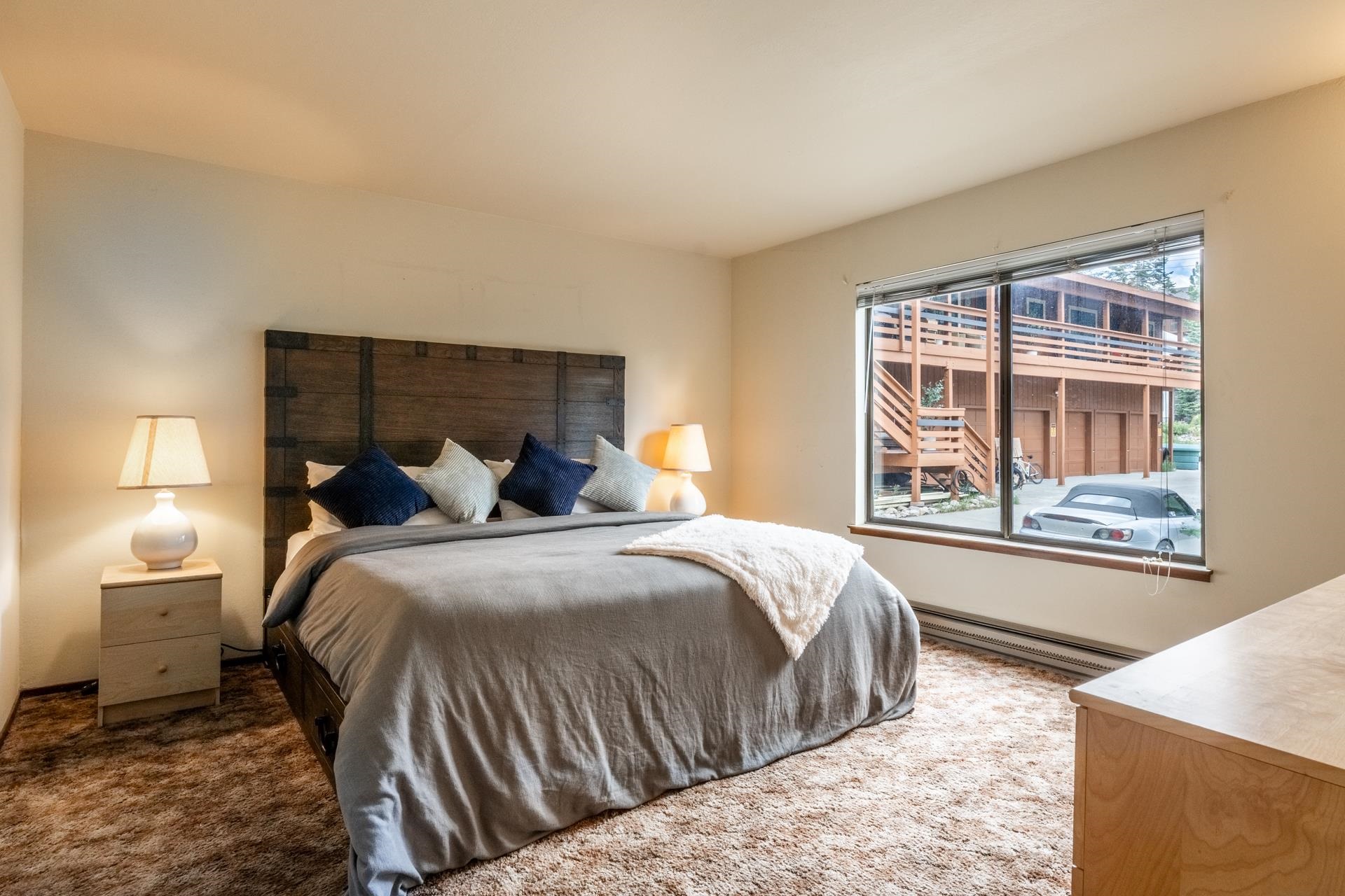 25 Lee Road, Unit 161 Mammoth Lakes, CA 93546 - Photo 25 of 43 a bed room with two beds and a window