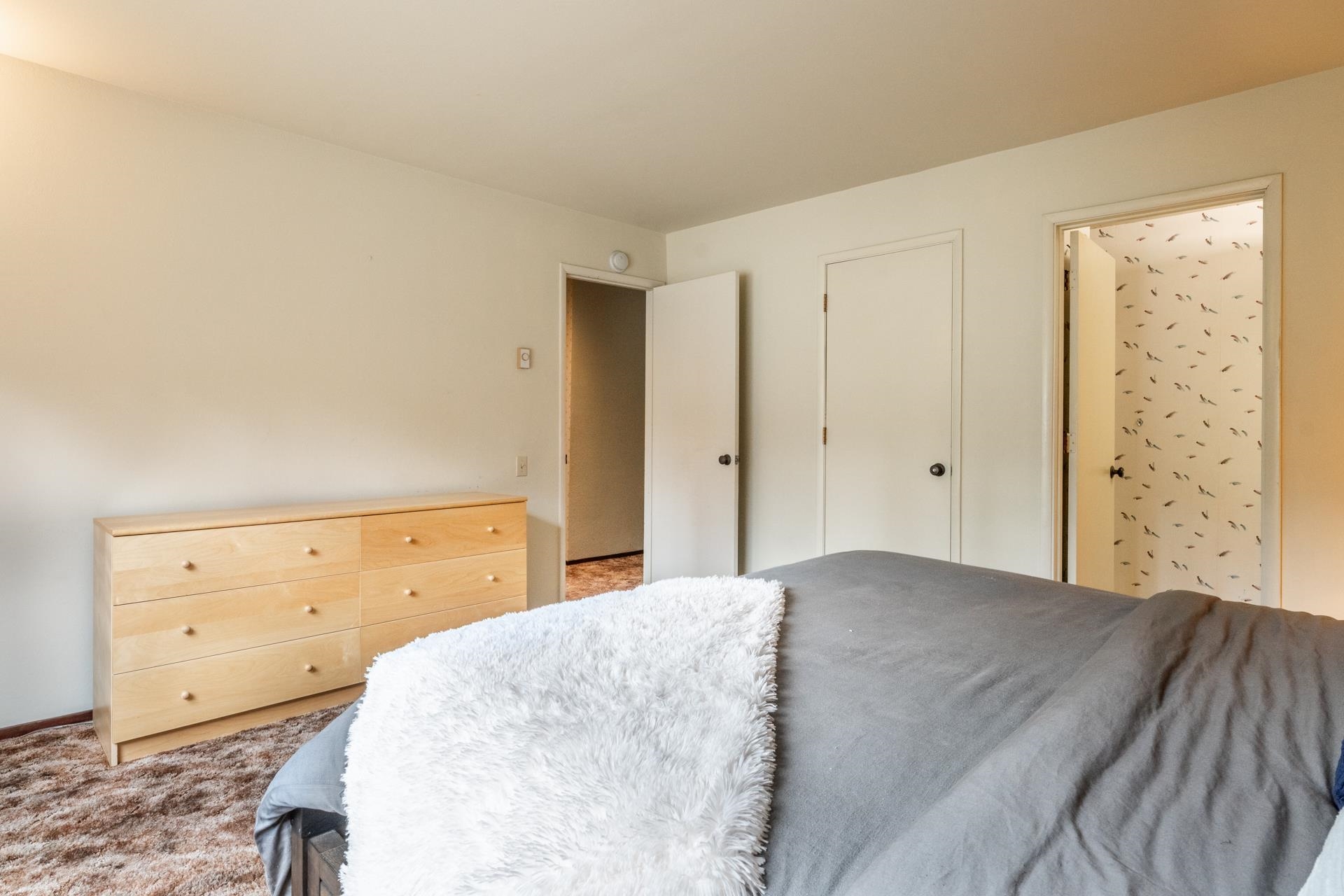25 Lee Road, Unit 161 Mammoth Lakes, CA 93546 - Photo 26 of 43 a view of a bedroom with cabinet and mirror