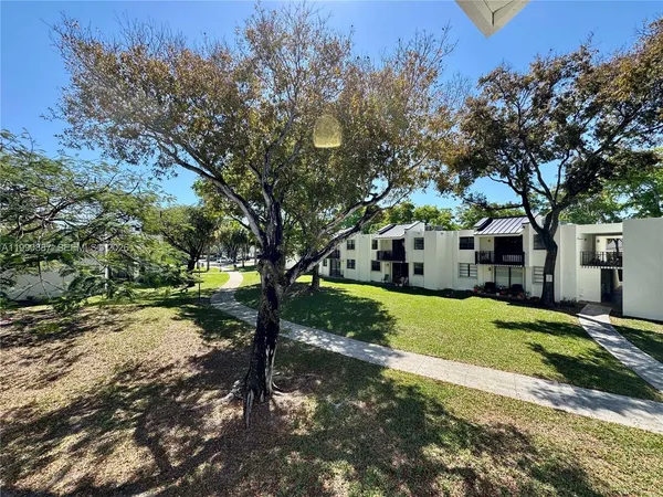 $2,400 | 3610 Southwest 114th Avenue, Unit 4202, Miami, FL 33165