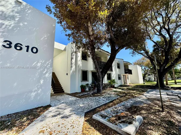 $2,400 | 3610 Southwest 114th Avenue, Unit 4202, Miami, FL 33165