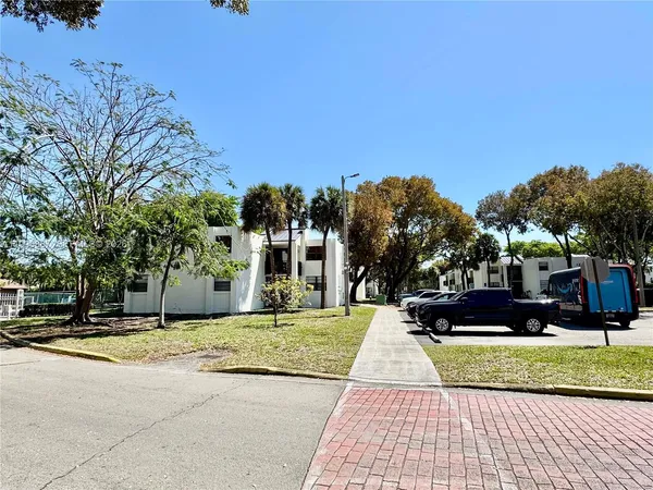 $2,400 | 3610 Southwest 114th Avenue, Unit 4202, Miami, FL 33165