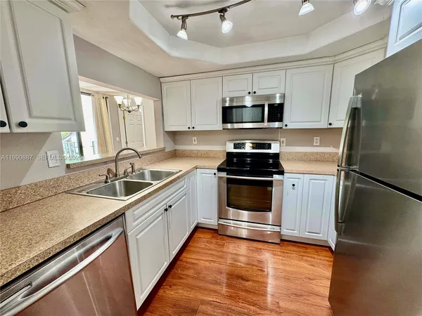 $2,400 | 3610 Southwest 114th Avenue, Unit 4202, Miami, FL 33165