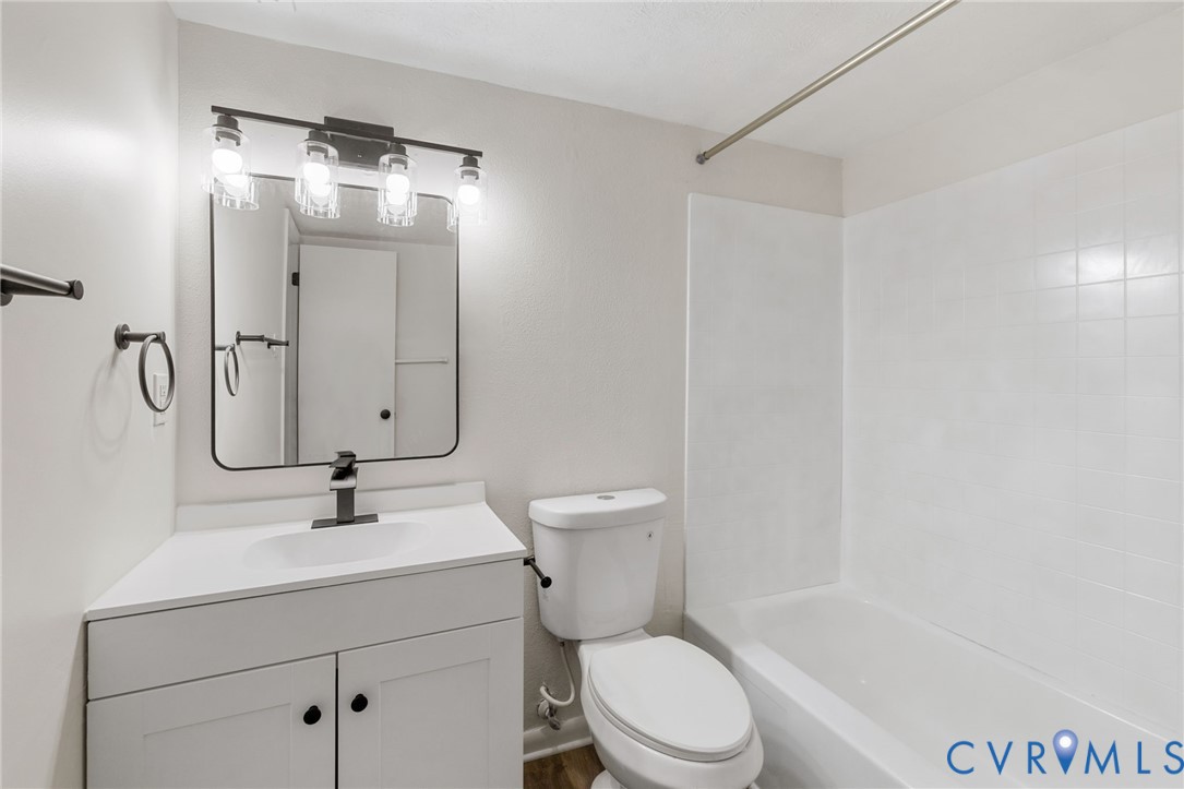1501 Largo Road, Unit 301 Henrico, VA 23238 - Photo 28 of 40 3rd Full Bath. New vanities, plumbing fixtures and