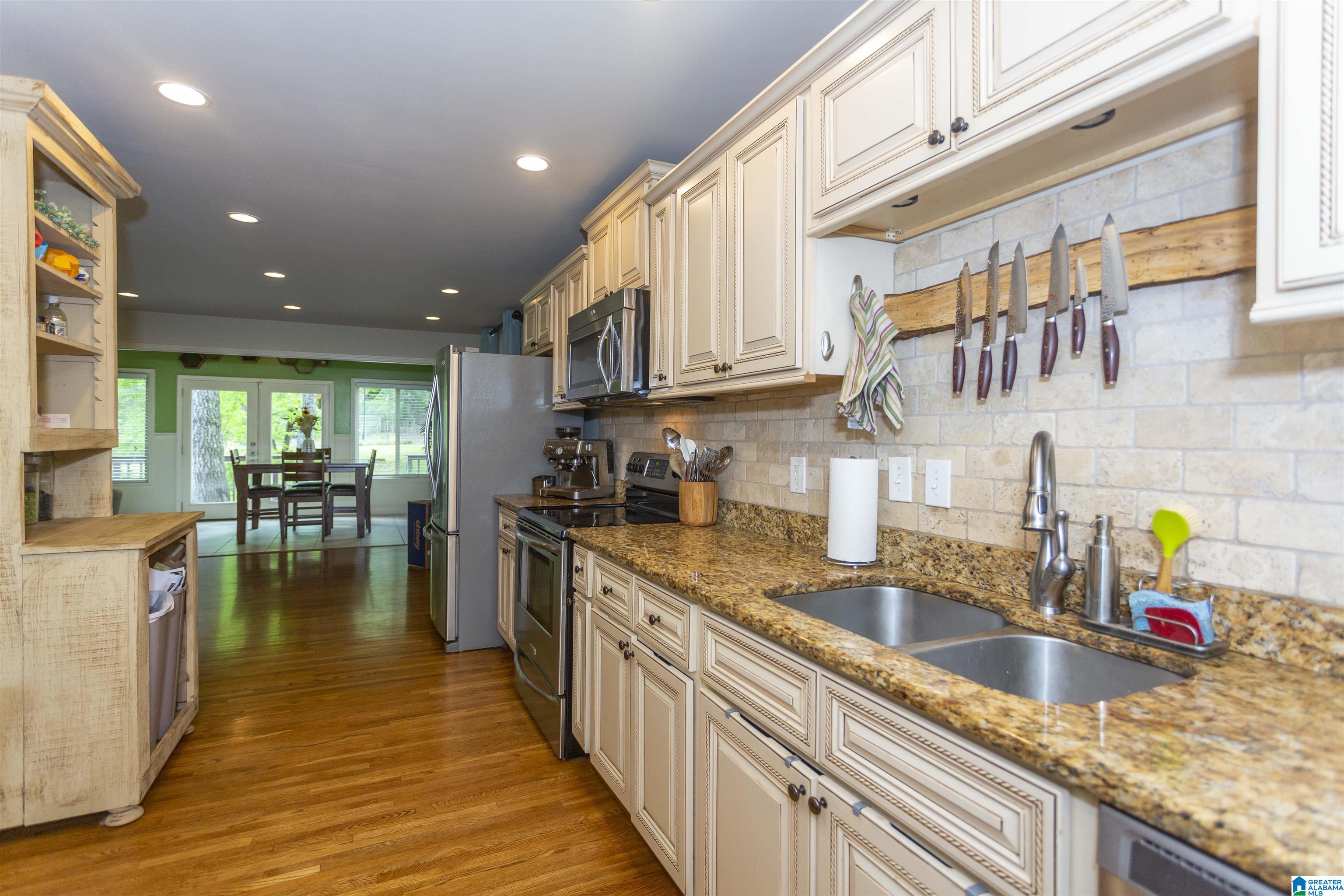 912 Ivawood Road Birmingham, AL 35210 - Photo 10 of 44