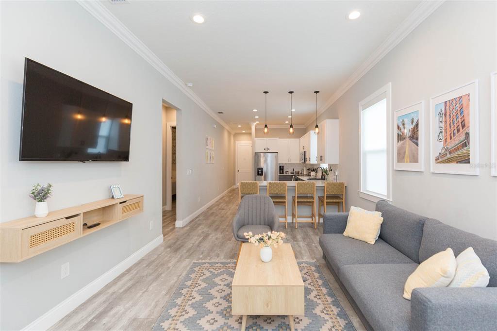 2901 N Boulevard Tampa, FL 33602 - Photo 11 of 63 a living room with furniture and a flat screen tv