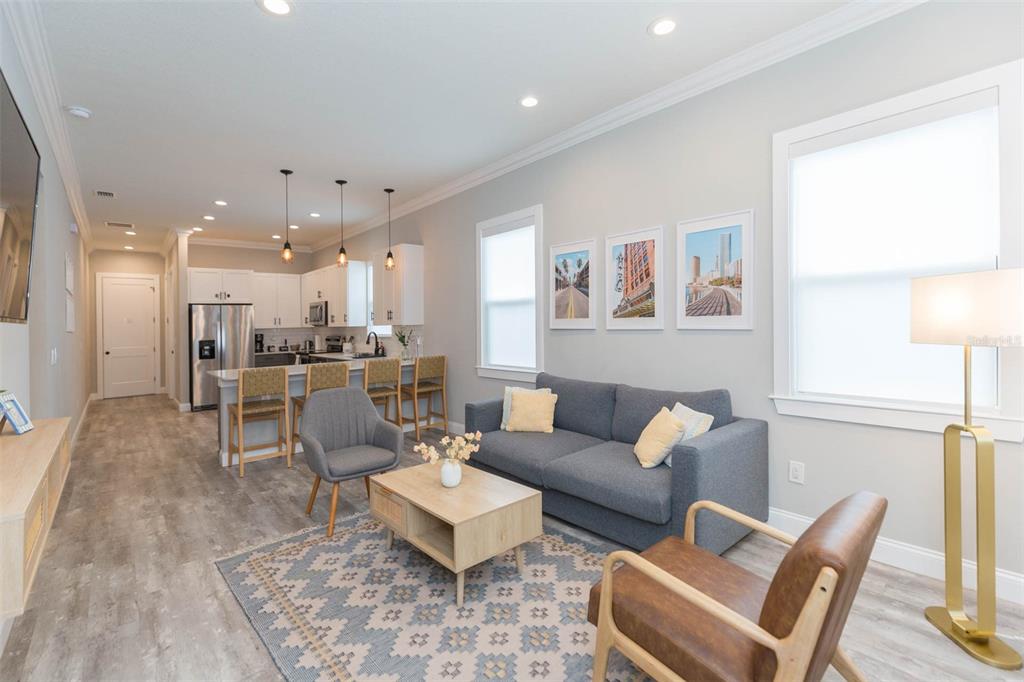 2901 N Boulevard Tampa, FL 33602 - Photo 12 of 63 a living room with furniture and a table