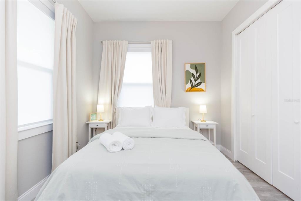 2901 N Boulevard Tampa, FL 33602 - Photo 24 of 63 a bedroom with a bed and a window