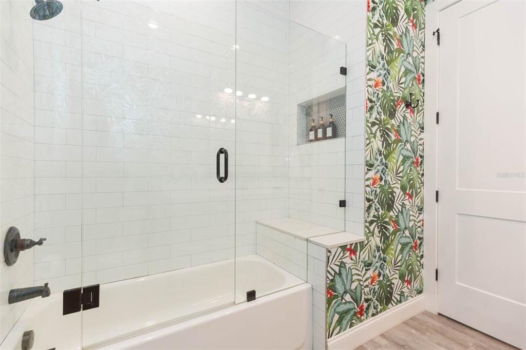 2901 N Boulevard Tampa, FL 33602 - Photo 35 of 63 a bathroom with a bathtub and shower