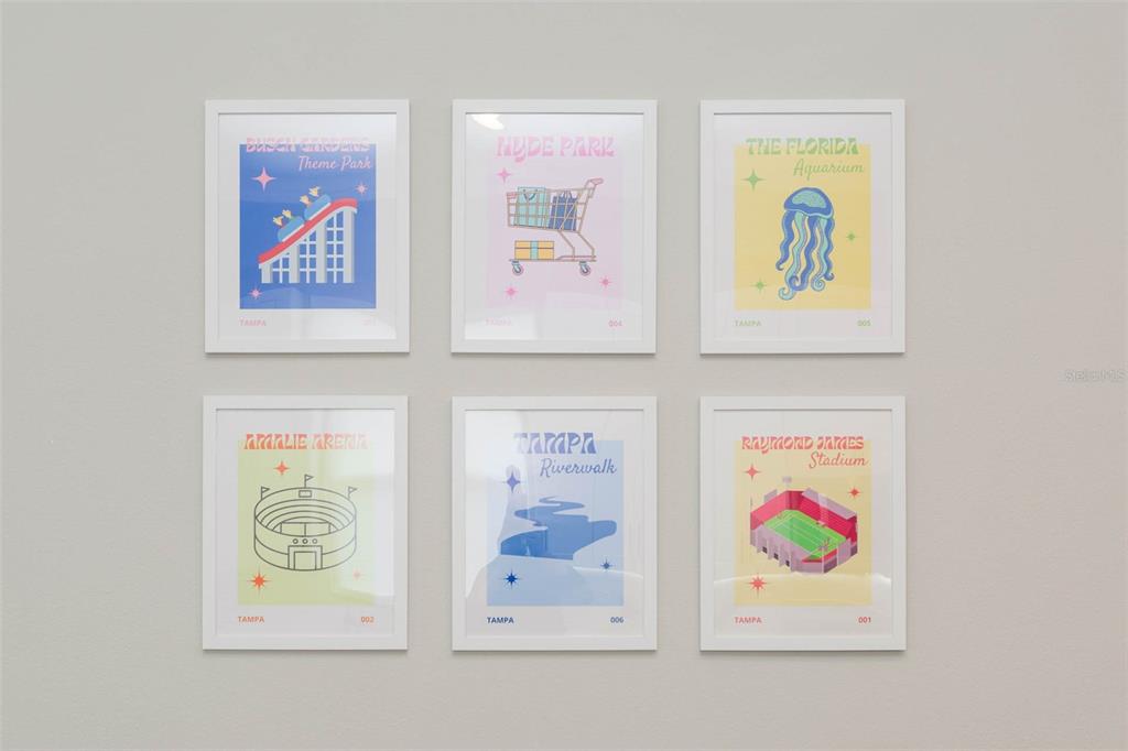 2901 N Boulevard Tampa, FL 33602 - Photo 42 of 63 a painting on a wall next to a white wall