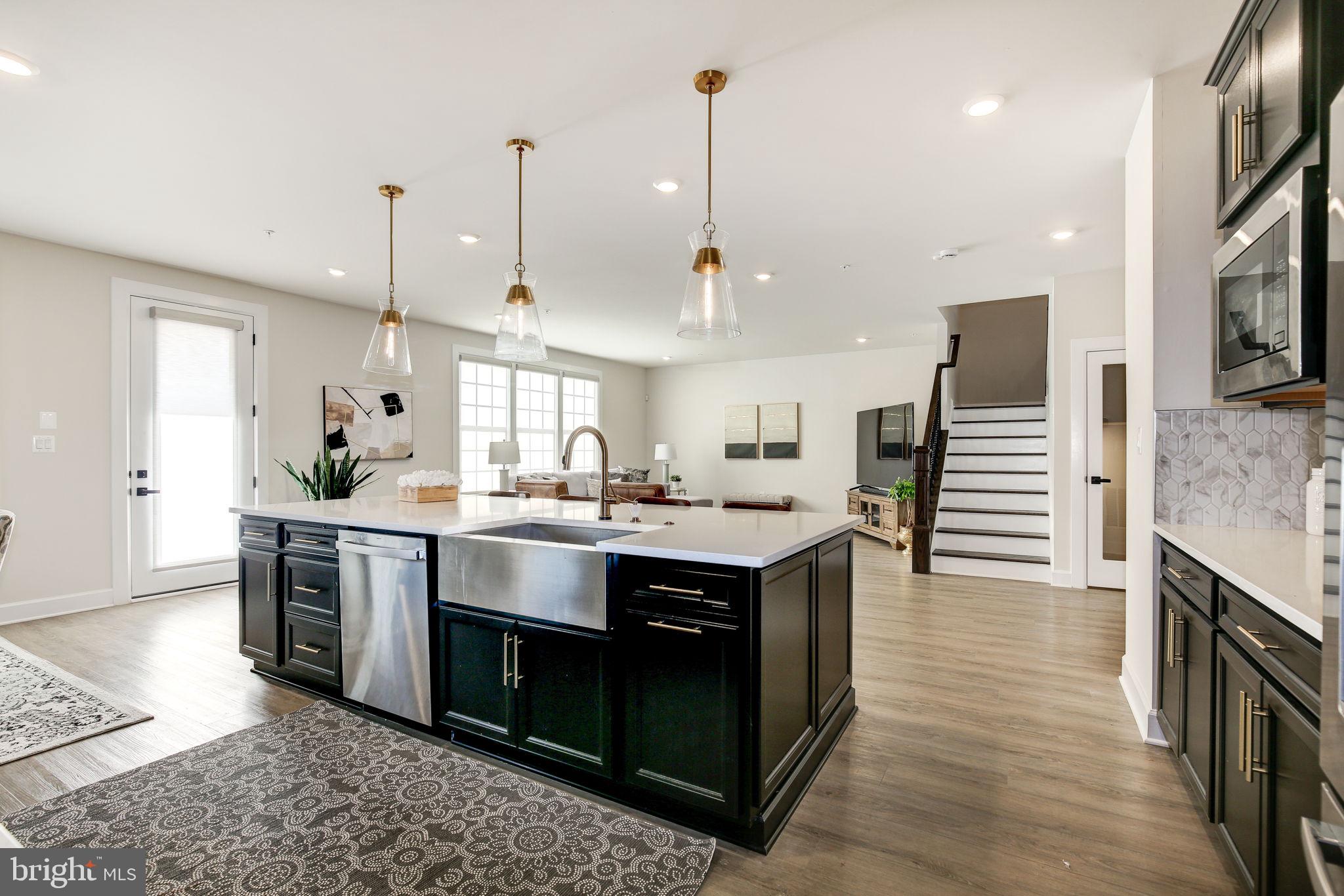 6547 Clubhouse Boulevard Laurel, MD 20708 - Photo 23 of 86 Huge Kitchen Island with Pendants
