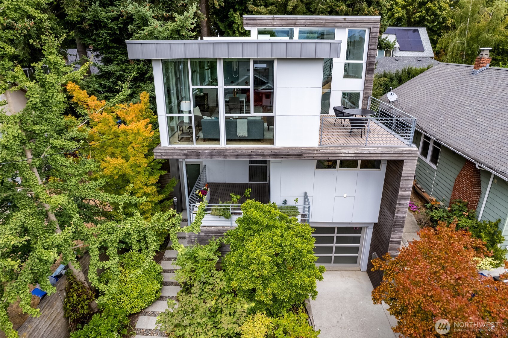 2112 North 46th Street Seattle, WA 98103 - Photo 2 of 40 Gallery Image 2