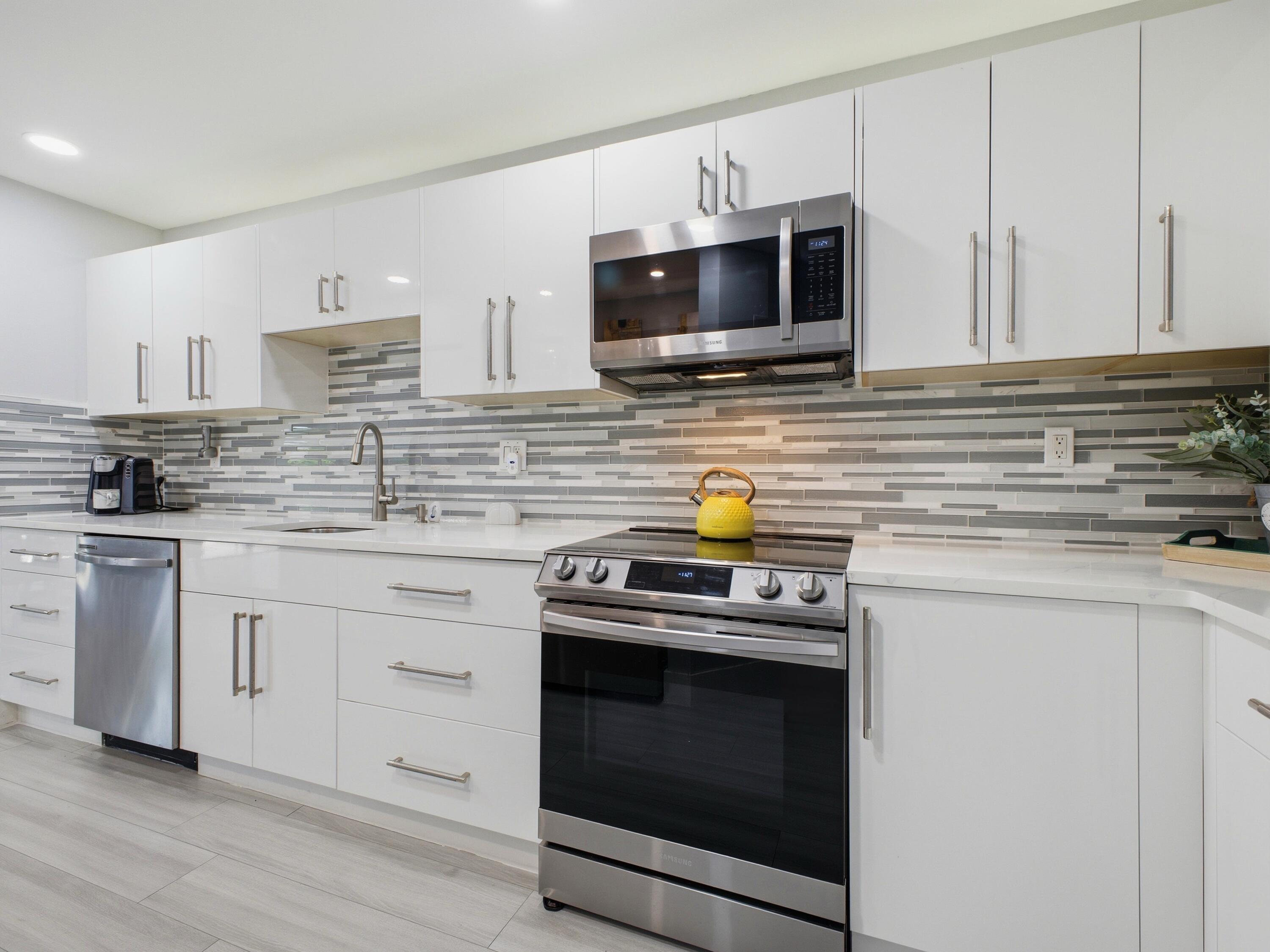 20539 Linksview Way Boca Raton, FL 33434 - Photo 7 of 46 Kitchen 2