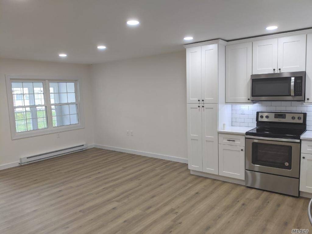 166 Ventry Court, Unit D Ridge, NY 11961 - Photo 5 of 13