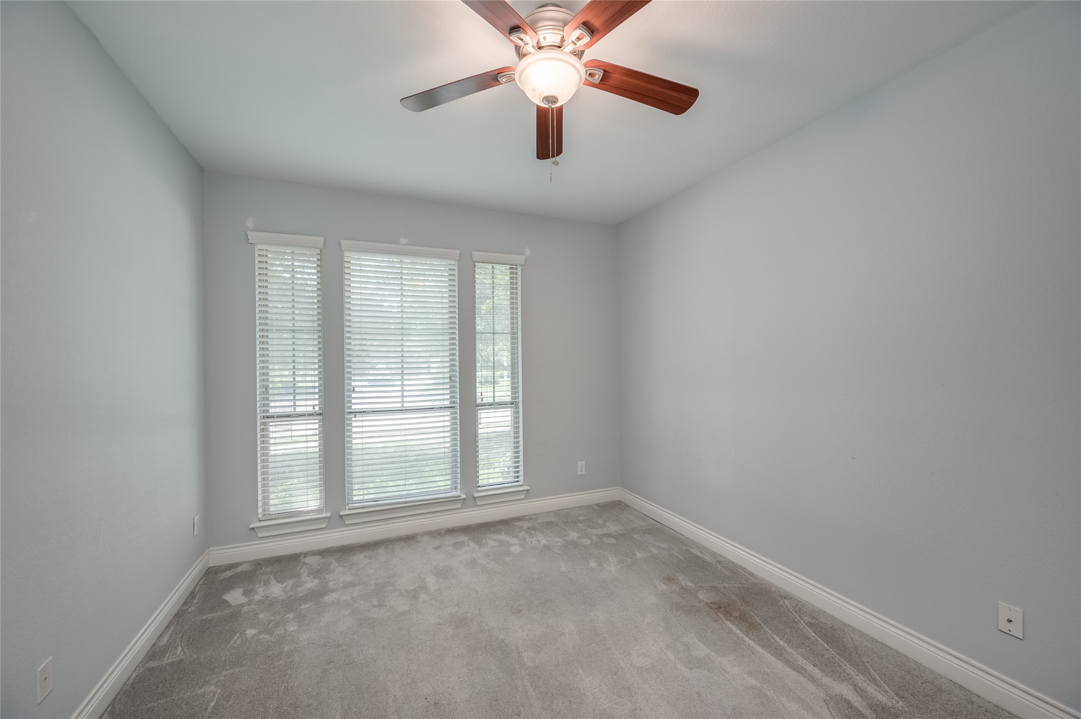 19006 Panther Peak Spring, TX 77388 - Photo 16 of 48 2nd bedroom