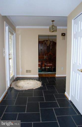 4 Tindlay Court Silver Spring, MD 20905 - Photo 5 of 30 Entrance / Foyer