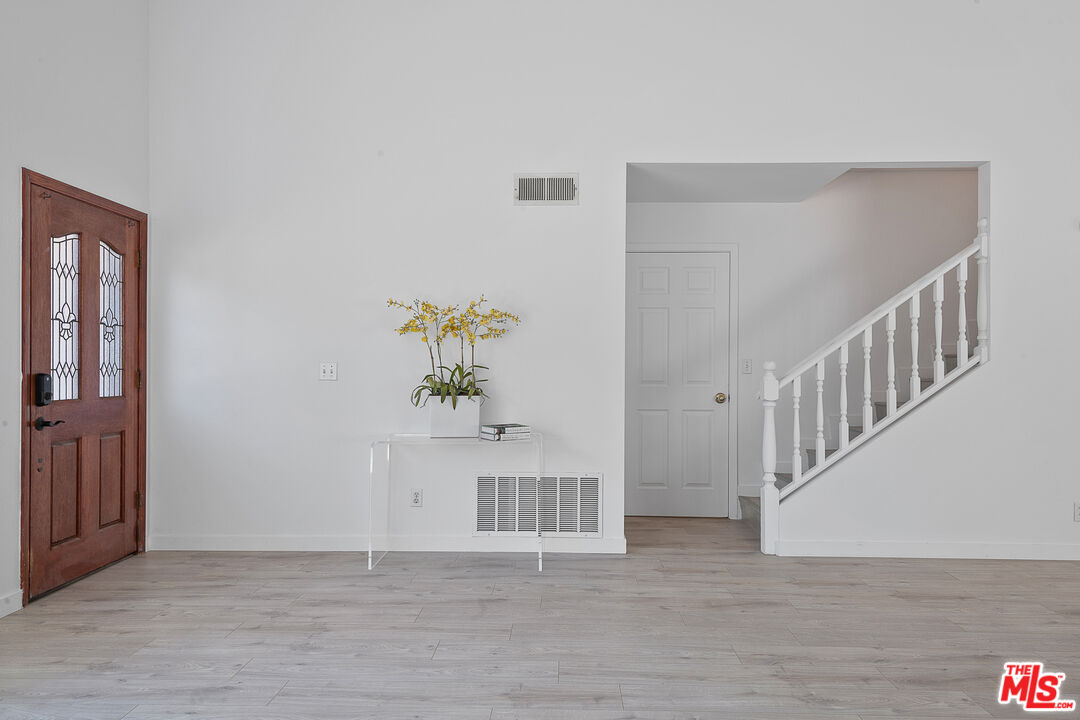 8473 Penfield Avenue Winnetka, CA 91306 - Photo 3 of 41