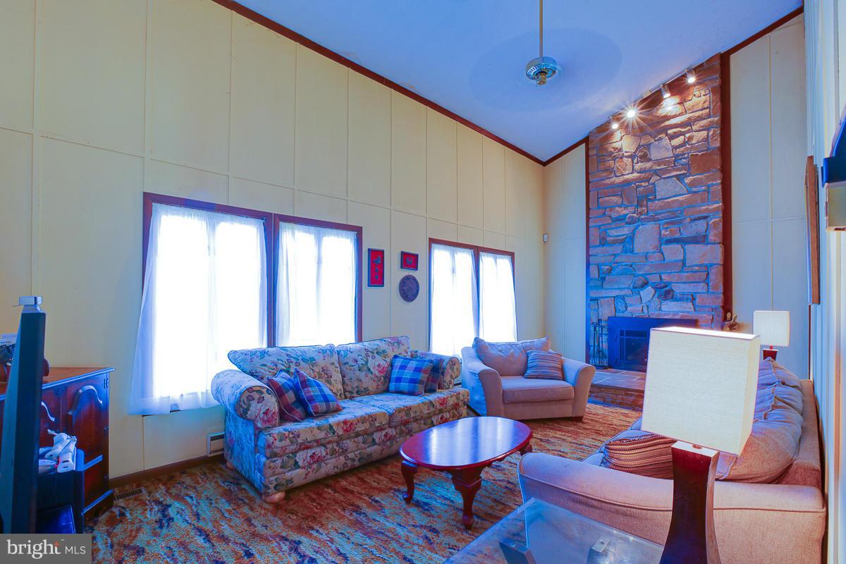 2636 Coon Club Road Westminster, MD 21157 - Photo 11 of 29 Family Room
