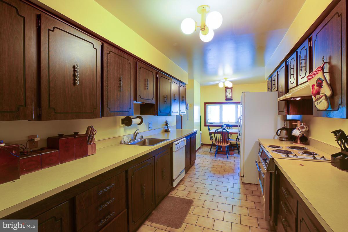 2636 Coon Club Road Westminster, MD 21157 - Photo 17 of 29 Kitchen